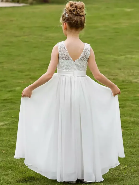 Robes de demoiselle d'honneur blanches en dentelle blanche sans manches à col bijou