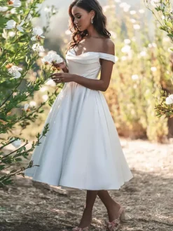 Robes de mariée courtes épaules dénudées sans manches longueur thé