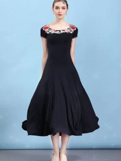 Robes de danse de salon Costume de danse des femmes à manches courtes Floral noir Déguisements Halloween