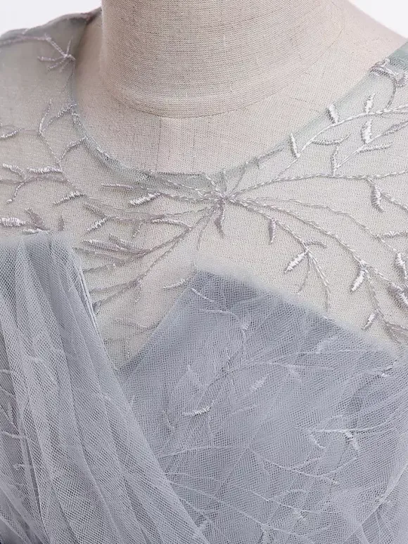 Robes de demoiselle d'honneur blanches robes d'occasion spéciale dentelle rouge sans manches col bijou robes de demoiselle d'honneur