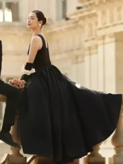 Robes de mariée noires en tissu satiné A-ligne sans manches longueur au sol robe de mariée personnalisation gratuite
