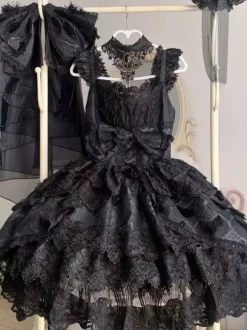 Robe Sweet Lolita sans manches à bordure en dentelle et jupe-salopette bouffante disponible en 3 couleurs