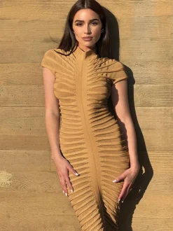Robe Tricotée Femmes Plissée En Polyester Manches Courtes