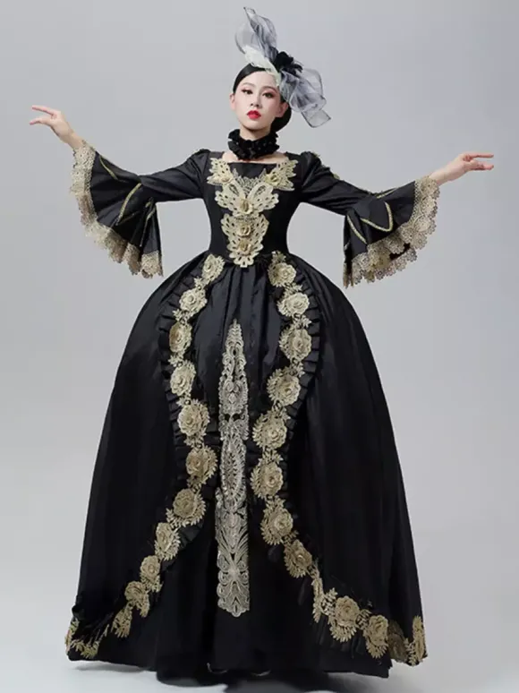 Robe vintage baroque rococo victorienne de style Marie-Antoinette broderies dorées robe noire