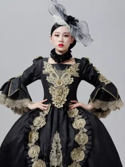 Robe vintage baroque rococo victorienne de style Marie-Antoinette broderies dorées robe noire