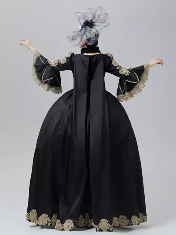 Robe vintage baroque rococo victorienne de style Marie-Antoinette broderies dorées robe noire