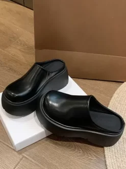 Sabots marron pour femmes mules à plateforme et bout rond