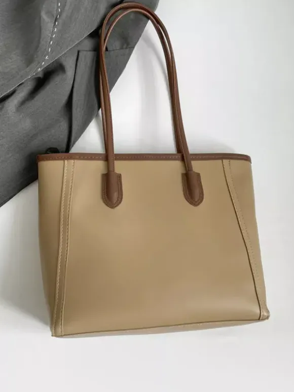Sac cabas minimaliste en cuir à blocs de couleur grande capacité idéal pour les trajets quotidiens. Sac à bandoulière.