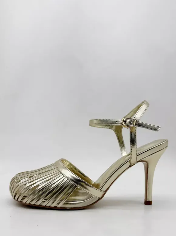 Sandales à talons hauts dorées à bout rond et talon aiguille découpé