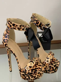 Sandales noires à talons hauts pour femmes bout ouvert découpes lacets