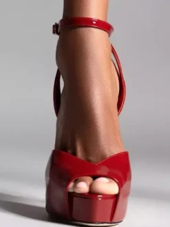Sandales sexy à bout ouvert et talons hauts pour femmes avec plateforme et bride cheville.