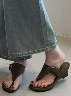 Sandales compensées pour femmes tongs en daim avec boucle