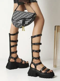 Sandales à plateforme pour femmes Rivets noirs Sandales spartiates en cuir PU