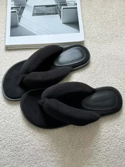 Sandales plates à enfiler pour femmes