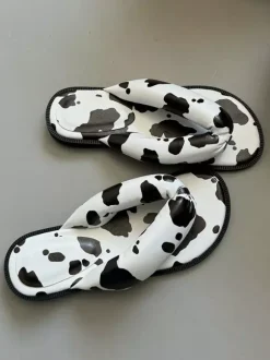 Sandales plates à enfiler pour femmes
