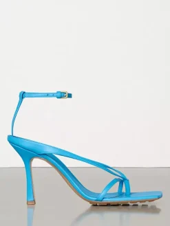Sandales tongs bleues pour femmes sandales à talons hauts et brides.