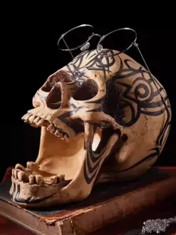 Sculpture de crâne d'Halloween décoration médiévale sombre