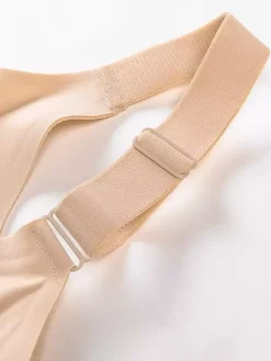Soutien-gorge sans armatures et sans coutures confort et maintien grâce à ses larges bretelles