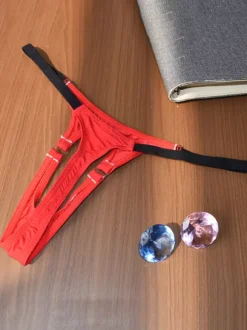 String pour homme en soie glacée ajourée avec ceinture élastique noire