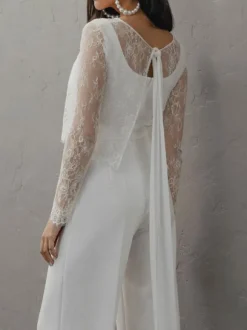 Tenue mariage femme combinaison mariée blanche cape en dentelle