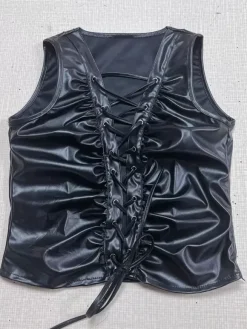Tenue de club Top élégant col en V plissé sans manches en cuir PU épaule ouverte