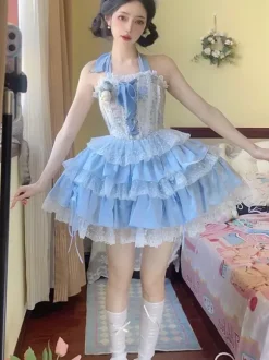 Tenues Sweet Lolita bleu ciel clair à lacets avec n艙uds en dentelle et imprimé floral ensemble haut sans manches et jupe