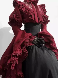 Tenues gothiques Lolita en dentelle à volants chemisier à manches longues et jupe noire ensemble deux pièces