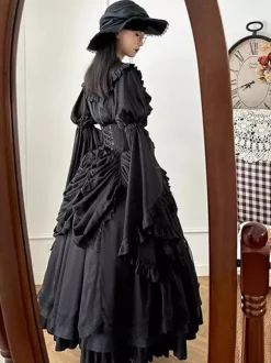 Tenues gothiques Lolita Volants noirs N艙uds Dentelle Manches longues Chemisier Jupe
