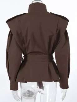 Trench-coat ceinturé pour femme - Col montant chic épaulettes coupe ajustée et péplum - Collection streetwear printemps 2026 au luxe discret