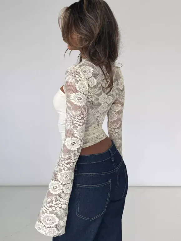 T-shirt à manches longues en dentelle noire et col montant pour femme