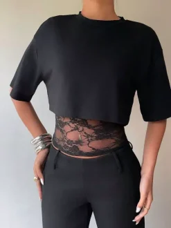 T-shirt à manches courtes en dentelle noire à col montant pour femme