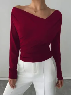 T-shirt à manches longues noir à col asymétrique en polyester pour femme