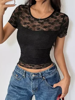 T-shirt noir à manches courtes en dentelle avec détails transparents 2026