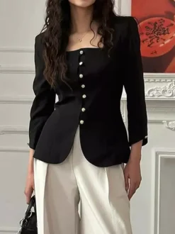 Veste blazer boutonnée à col carré avec boutons dorés haut noir slim fit pour femme 2026