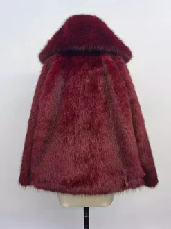 Veste à capuche en fausse fourrure bordeaux pour femme 2026