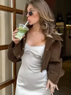 Veste courte en velours côtelé marron pour femme - Haut utilitaire oversize - Style streetwear Maillard tenues décontractées du quotidien 2026
