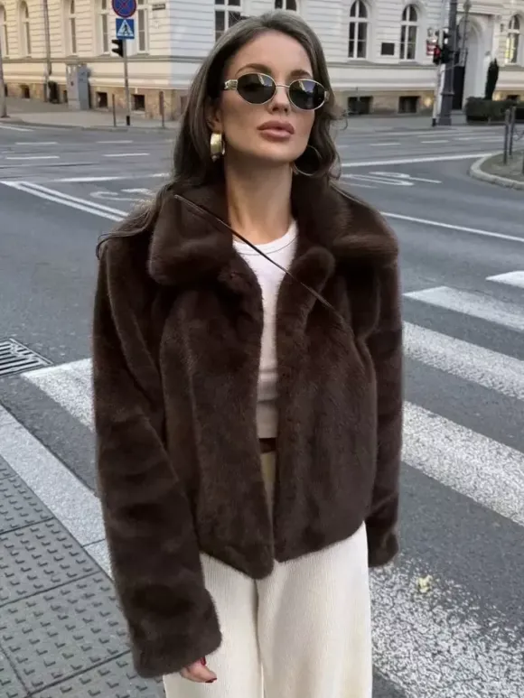 Veste en fausse fourrure écologique à revers classique pour femme 2026