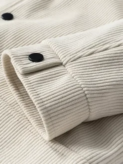 7. Veste en velours côtelé pour homme manches longues poches poitrine à rabat et poches latérales coupe-vent et durable style rétro