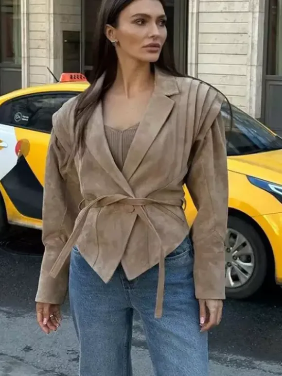 Veste portefeuille en suédine pour femme - Blazer marron tailleur coupe sablier épaules structurées - Collection printemps chic streetwear 2026