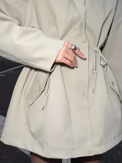 Veste utilitaire en pur coton pour femme - Coupe-vent slim fit à cordon de serrage style chic français - Vêtements d'extérieur décontractés pour le printemps 2026