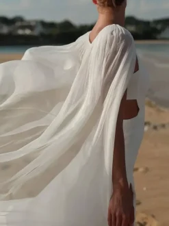 Voile de mariée à un niveau en mousseline de soie avec bord coupé