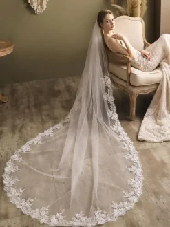 Voiles de mariée en dentelle Voiles de tulle à un niveau Applique Voiles de mariée en cascade