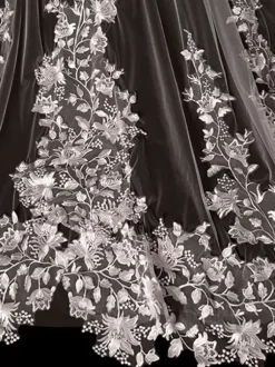 Voiles de mariée à deux niveaux en dentelle et tulle bord en dentelle appliquée effet cascade