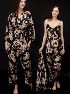 Vêtements d'intérieur à col rabattu et manches longues aspect soie